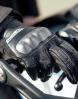 OverlandAirD3OGloveMerlinBlackLifestyle2_600