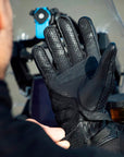 OverlandAirD3OGloveMerlinBlackLifestyle3_600