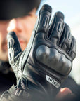 OverlandAirD3OGloveMerlinBlackLifestyle1_600