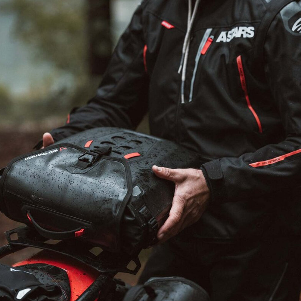 SYS BAG SW MOTECH WATERPROOF WITH ADAPTER PLATE 17L-23L RIGHT FOR SLC SIDE CARRIER