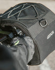 EASY12_side-bag_ambient_005_givi_kawasaki-z900-25