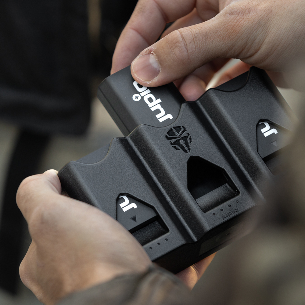 JUPIO X PETER LINDGREN PR1ME GEAR TRI-CHARGE CHARGER / POWERBANK &amp; MEMORY CARD CASE